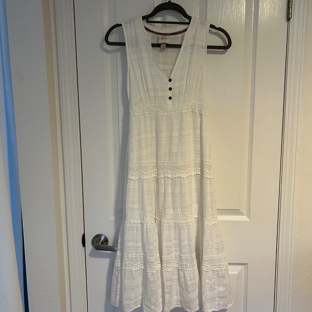 Beachy Dress!  White and flowy. - Picture 2 of 4
